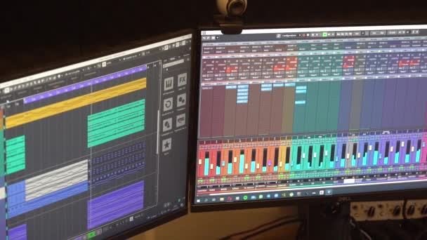 Audio Software Equalizer Dual Computer Monitors Musical Recording Studio Close — Stok video