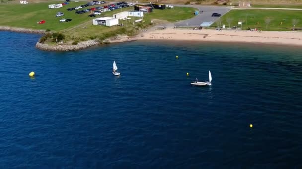 Sailing Boats Practicing Lake Beach Garden Area Parking Lot Overhead — Stockvideo