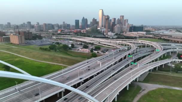 Aerial Establishing Shot Dallas Texas Day Pullback Reveal — 图库视频影像