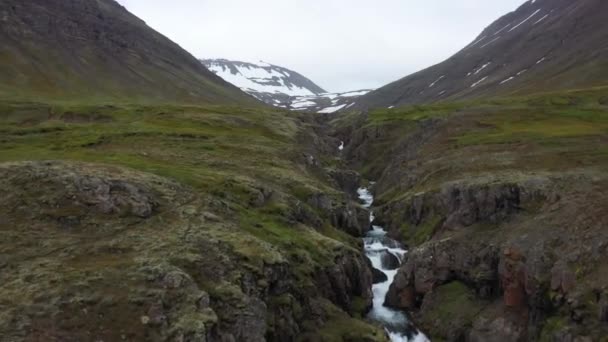 Cascades Islande Qui Sont Empilés Avec Drone Vidéo Gros Plan — Video