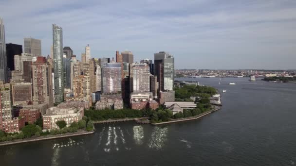 Αεροφωτογραφία Μπροστά Από Battery Park City Καλοκαίρι Στη Νέα Υόρκη — Αρχείο Βίντεο