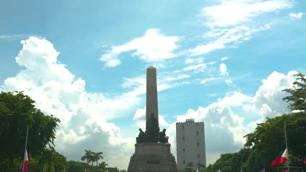 Jose Rizal Monument Luneta Park Manila Calm Tilt — 图库视频影像