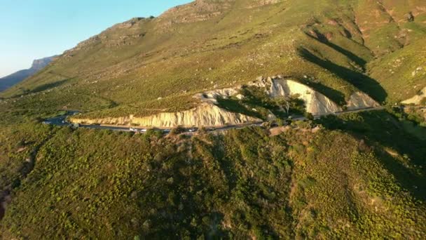 Aerial Zoom Out Chapmans Peak Road Sunset Cape Town South — Vídeo de Stock