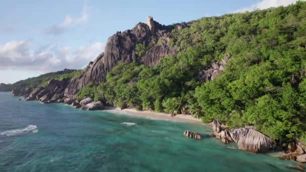 Εκπληκτική Χαμηλή Τροχιά Γύρω Από Robinson Crusoe Beach Anse Pierrot — Αρχείο Βίντεο