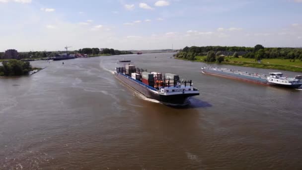 Container Ship Navigating Oude Maas River Zwijndrecht Netherlands Aéreos — Vídeos de Stock