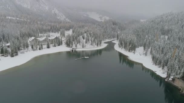 Aerial View Snow Covered Italian Lago Braies Scenic Mountain Alpine — Stock video