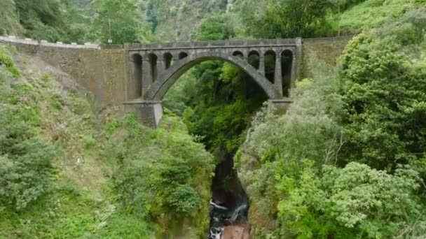 Old Arch Bridge Ravine Madeira Interior Ponte Velha Drone — Stock Video