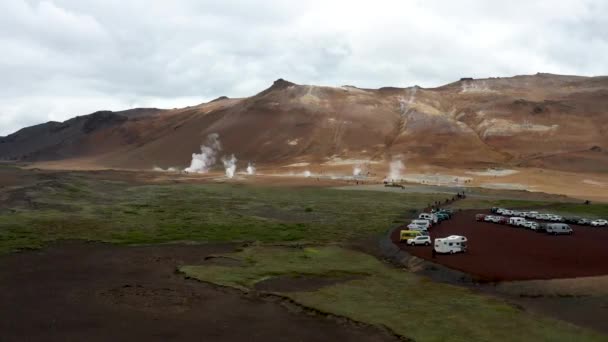 Landmannalauger Geothermal Field Islande Avec Des Véhicules Récréatifs Avec Drone — Video