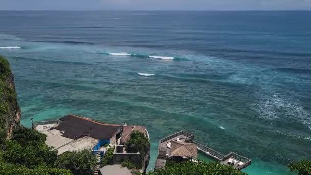 Uluwatu Bali Island Indonesia Coastal Building Indian Ocean Waves Horizon — Stockvideo