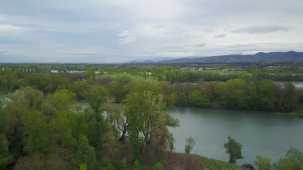 Placid River Extensive Polder Landscape Στην Κοιλάδα Του Ροδανού Γαλλία — Αρχείο Βίντεο