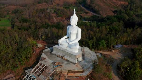Wat Phrathat Jae Buddha Huai Mae Toek Lago Província Phrae — Vídeo de Stock