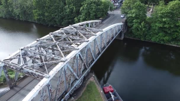 Aerial View Járművek Átkelés Manchester Hajó Csatorna Viktoriánus Swing Híd — Stock videók