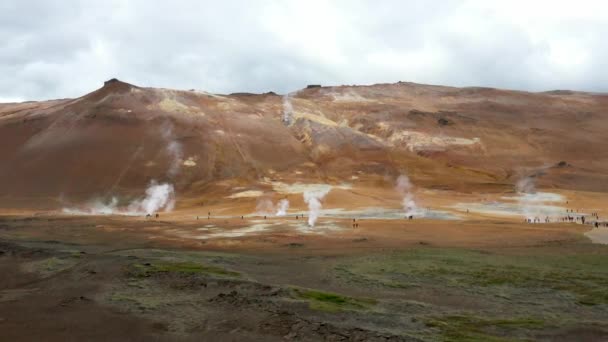 Landmannalaugar Geothermal Field Iceland Drone Video Moving — ストック動画