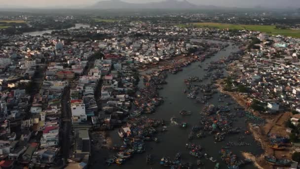 Boats Busy Fishing Port Song Dinh River Town Vietnam Aerial — Vídeo de stock