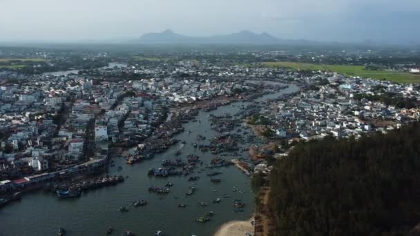 Overpopulated Vietnamese Town Huge Fishing Industry Aerial Orbit View — Stok video