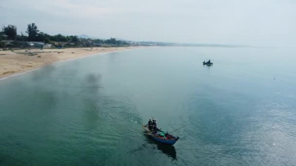 Unrecognizable Fisherman Operating Boat Fishing Net Vietnam Aerial Circling — Stockvideo