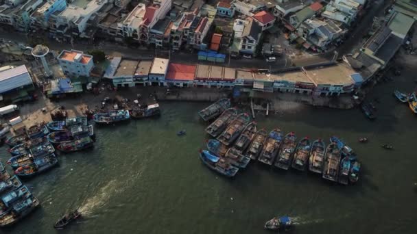 Aerial View Fishermen Village Located Shore Slim Houses Grew Close — Vídeo de Stock