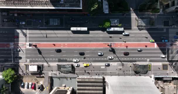 Trafik Och Fotgängare Scen Paulista Avenue Solig Dag Statisk Luftburen — Stockvideo