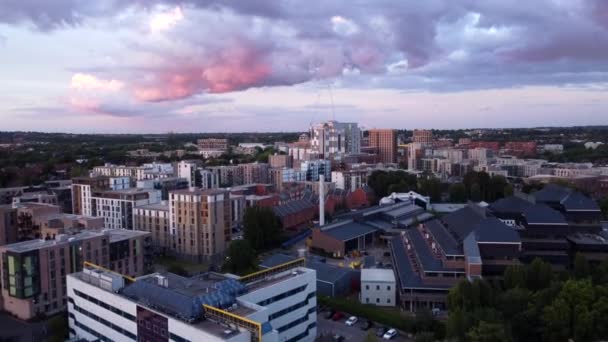 Drone Volant Rapidement Dessus Ville Angleterre Banlieue Nord Londres Burnt — Video