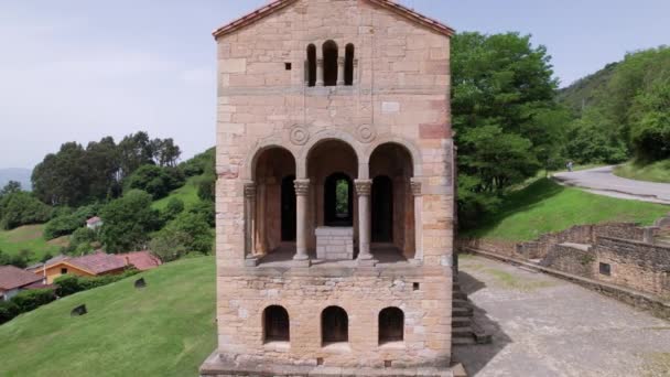 Front Aerial View Beautiful Old Middle Aged Church Outdoors Asturias — Vídeo de Stock