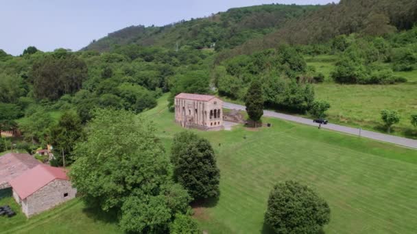 Aerial View Distance Pre Romanesque Santa Maria Del Naranco Church — ストック動画