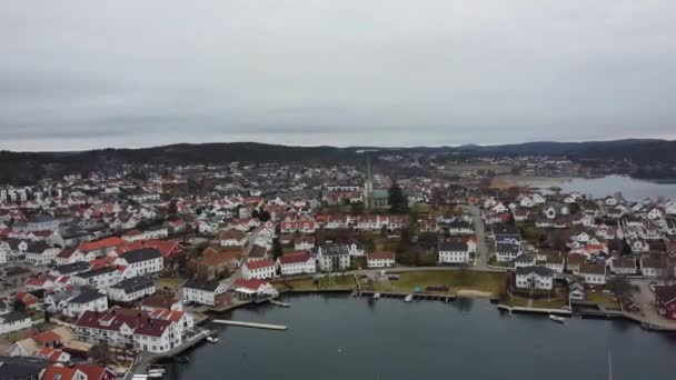 Lillesand Nahoru Pohybující Anténa Pomalým Sklápěním Dolů Pohled Město Lillesandským — Stock video