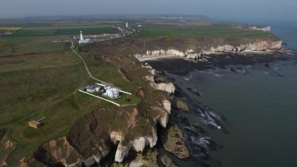 Aerial View Yorkshire White Coastline Cliffs Scenic Green Landscape Flamborough — Stock video