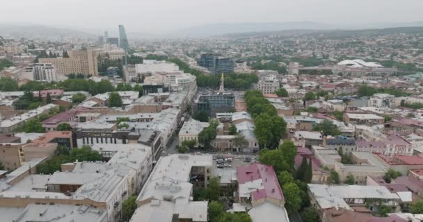 Slow Aerial Shot Tbilisi Cityscape Including George Statue — Stockvideo