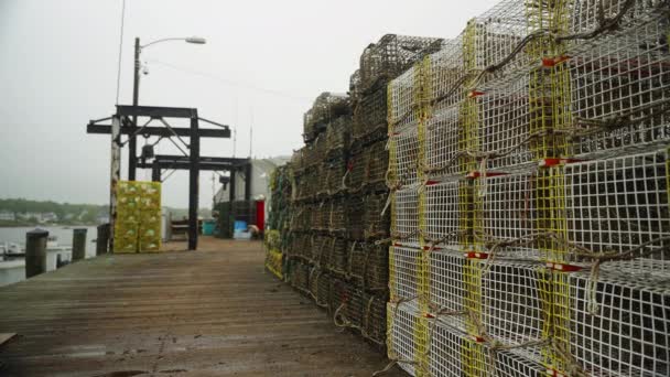 Trampas Langosta Artes Pesca Alineados Esperando Que Pescador Trabaje 60P — Vídeos de Stock