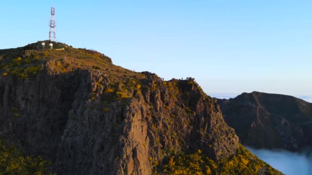 Panoramic Landscape View Platform Cliff Pico Arieiro Mountain Peak Antenna — Stock video