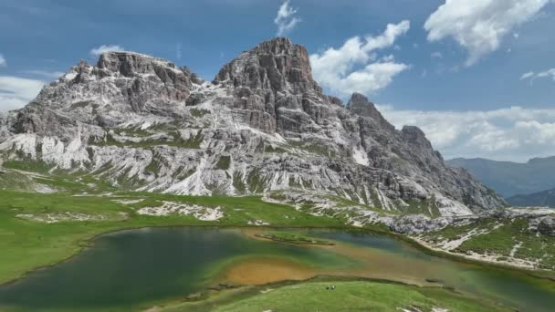 Beautiful Lakes Dolomites Mountains Tre Cime Lavaredo Three Famous Mountain — Stok video