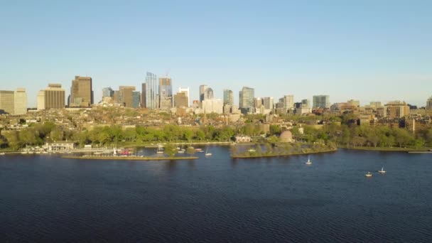 波士顿的后海湾社区和查尔斯河 空中滑翔射击 — 图库视频影像