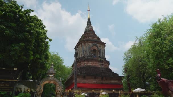 Cinematic Landscape Scenic Religious Footage Buddhist Temple Wat Lok Moli — Stock video