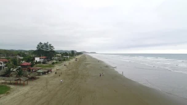 Aerial View Beachfront Hotels People Walking Beach Cloudy Day Santa — Stockvideo