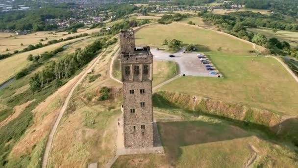Drone Ariel Footage Castle Hill Ancient Monument Almondbury Overlooking Huddersfield — Stok video