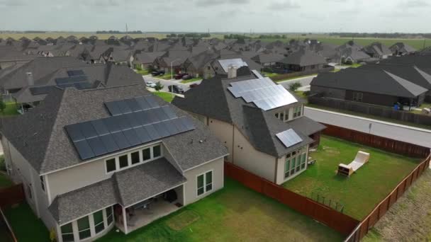 Energia Solar Telhado Casa Sul Dos Eua Bairro Residencial Tema — Vídeo de Stock