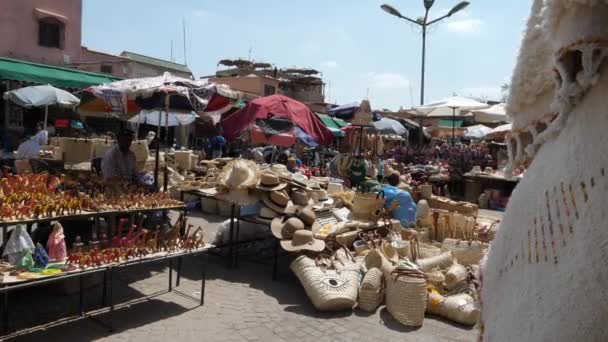 Turister Promenader Open Air Market Medina Gamla Stan Marrakech — Stockvideo