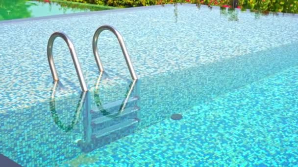 Stairs Empty Swimming Pool Luxury Tropical Resort Detail — Vídeo de Stock