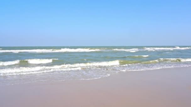 Foamy Little Sea Waves Crashing Sandy Beach Cancun Mexico — Video Stock