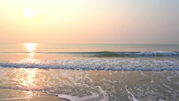 Caribbean Sea Waves Breaking Sandy Beach Evening Sun Horizon Slow — Stock videók
