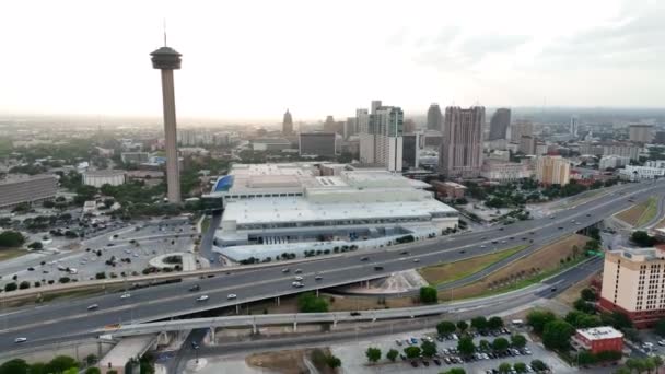 San Antonio Skyline Sunset Tower Americas Convention Center Aerial Freeway — 图库视频影像