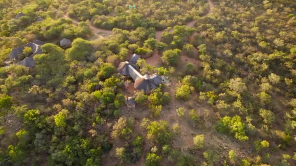 Aerial Drone Rotation African Luxurious Lodge Middle Green Savannah Bush — Stock video