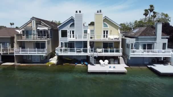 Pullback Shot Unique Villa Cottage Nice Terrace Located Parkside Aquatic — Stok video