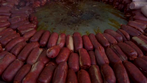 Spanish Chorizo Sausages Stacked Circle Large Frying Pan Closeup — Stok video