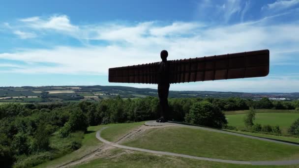 北方的天使 无人机从左向右拍摄 展示了英格兰北部北方天使的前部 中心外的科目4K — 图库视频影像