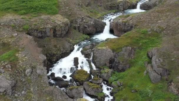 Split Waterfalls Iceland Drone Video Pulling Out Wide Shot — Vídeo de Stock