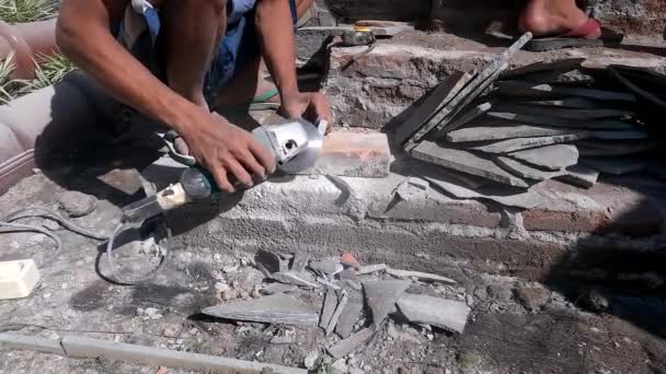 Man Worker Cut Decorative Rock Build House Stone Stair — Vídeo de stock
