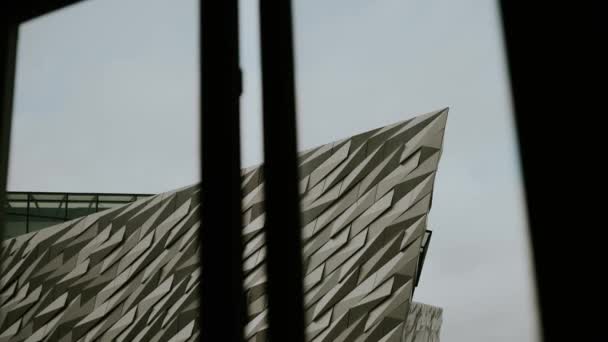 Titanic Museum Belfast View Window Overcast Day — Stockvideo