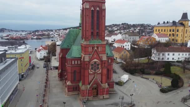 Trinidad Iglesia Arendal Ascendente Aérea Desde Nivel Del Suelo Hasta — Vídeos de Stock