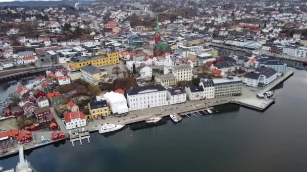 Approaching Landmark Trinity Church Arendal Norway Aerial Seaside Tyvholmen City — Vídeos de Stock